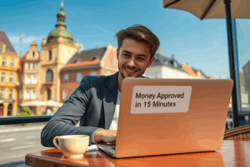 Osoba rychle vyřizující online úvěr na notebooku